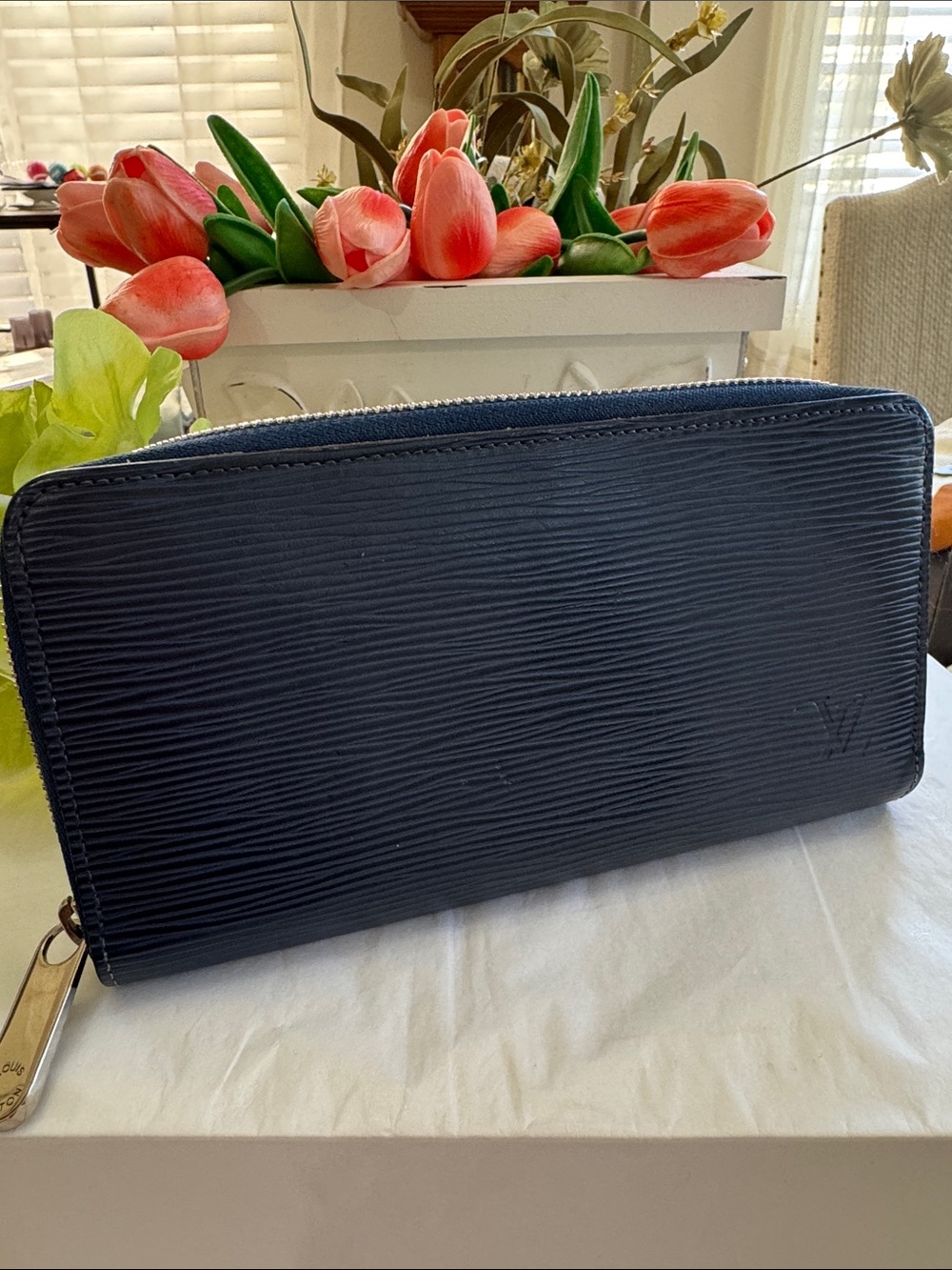 NICE! #475 LOUIS VUTTON Navy Epi Zip-Around Wallet, Authentic 8”